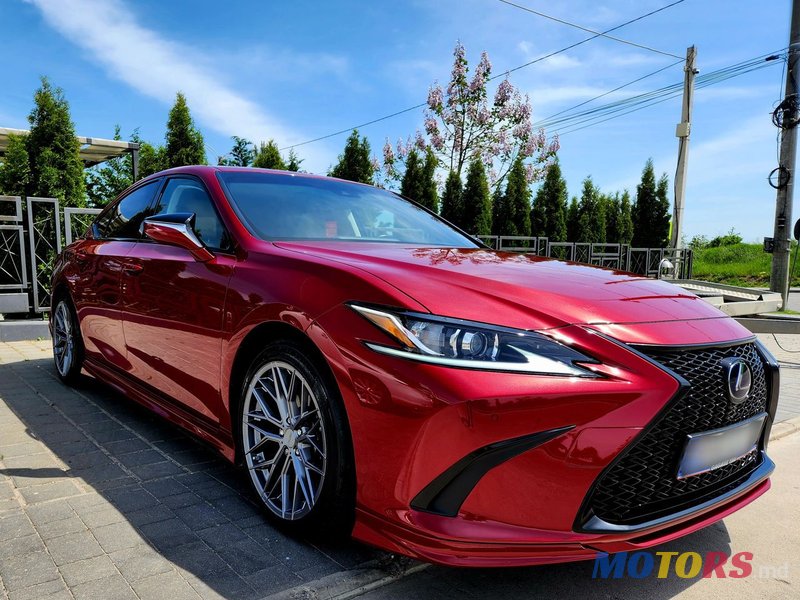 2019' Lexus Es Series photo #1