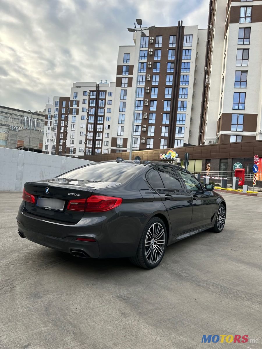 2020' BMW 5 Series photo #5