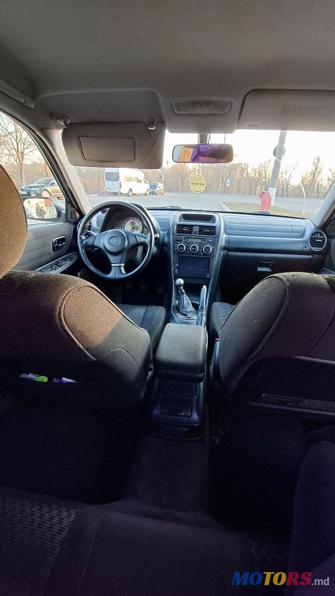 2003' Lexus Is Series photo #6