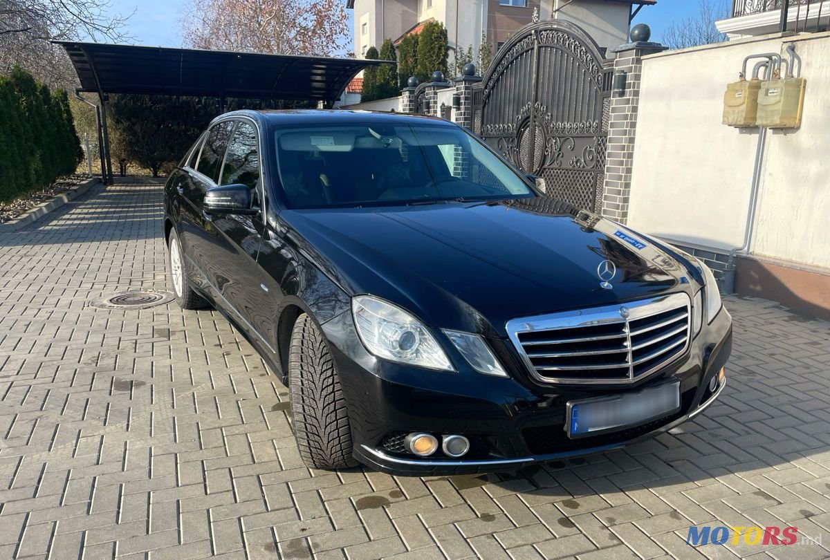 2011' Mercedes-Benz E-Class photo #1