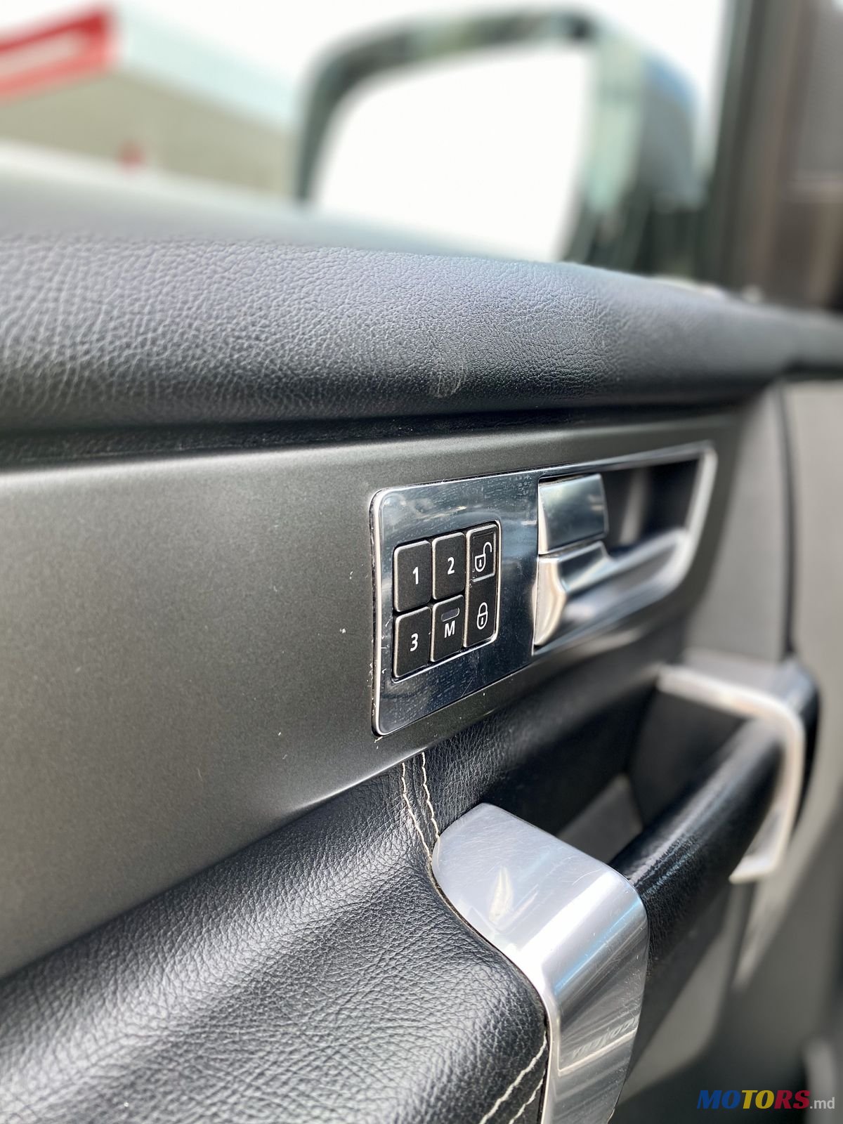 2011' Land Rover Discovery photo #7