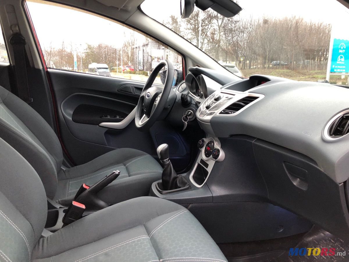 2010' Ford Fiesta photo #6