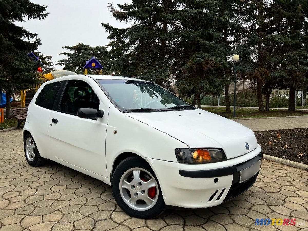 2002' Fiat Punto photo #4