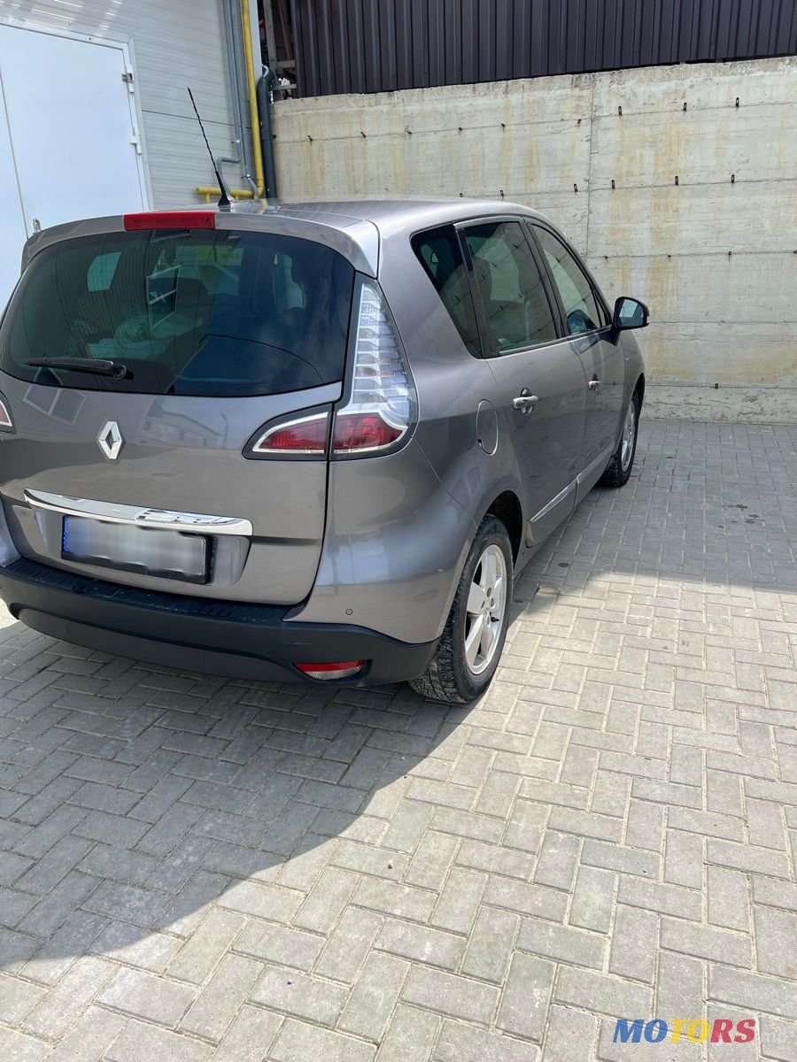2014' Renault Scenic photo #2