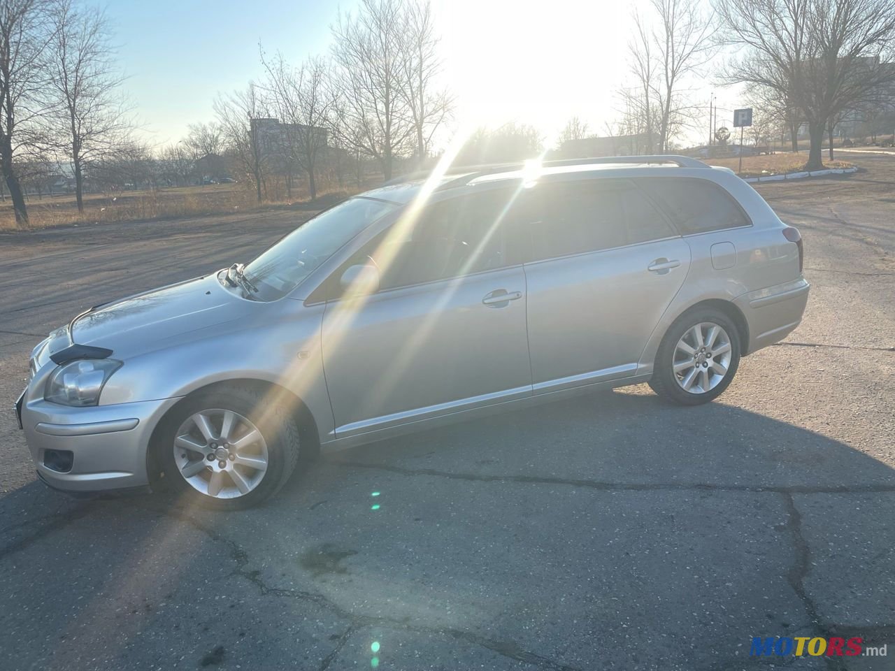 2005' Toyota Avensis photo #2