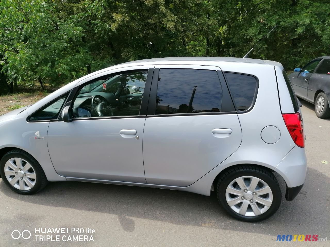 2012' Mitsubishi Colt photo #4