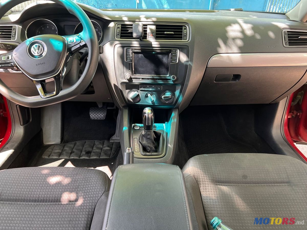 2015' Volkswagen Jetta photo #3