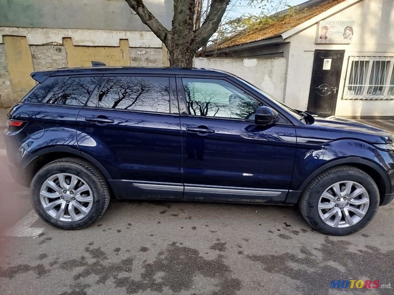2019' Land Rover Range Rover Evoque photo #3