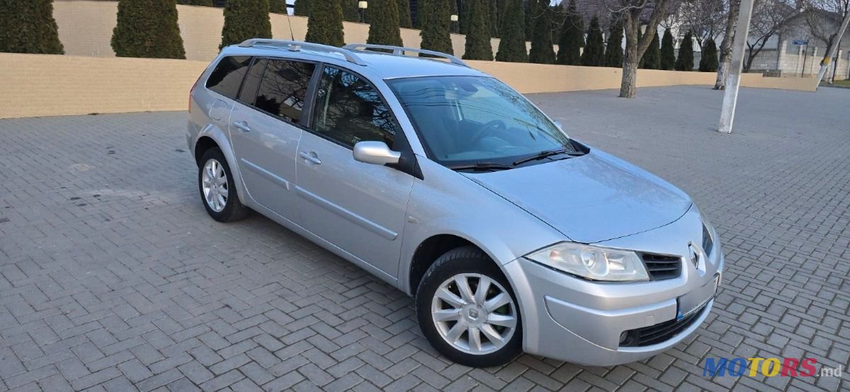 2008' Renault Megane photo #1