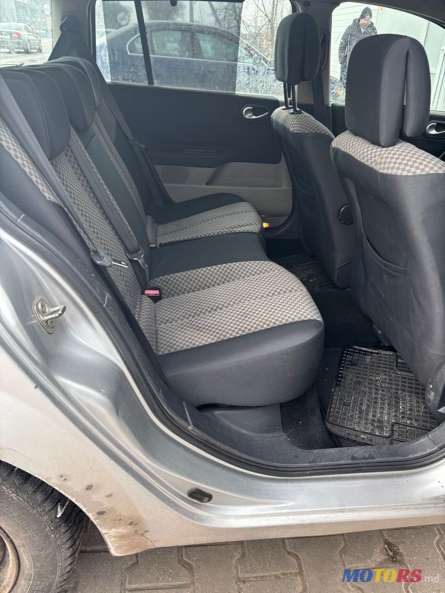 2005' Renault Megane photo #6