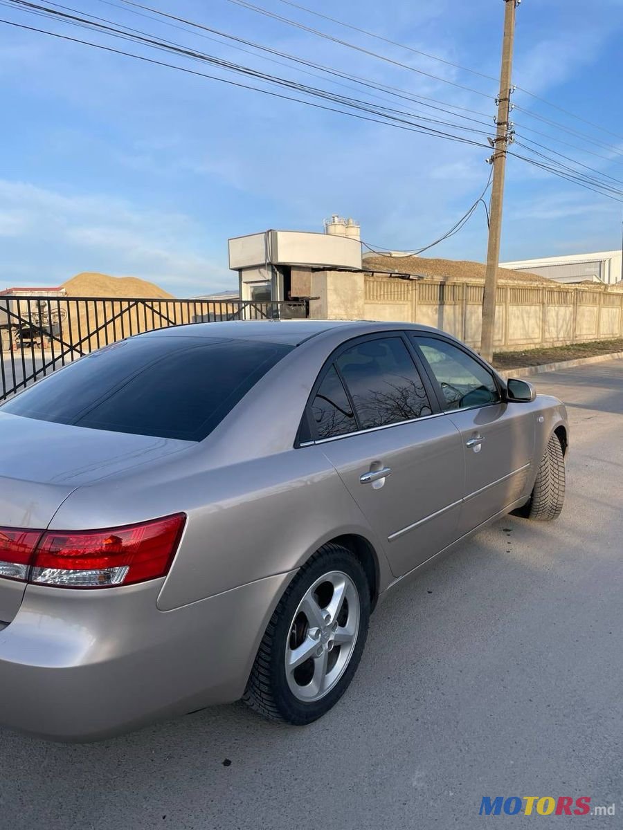 2005' Hyundai Sonata photo #3