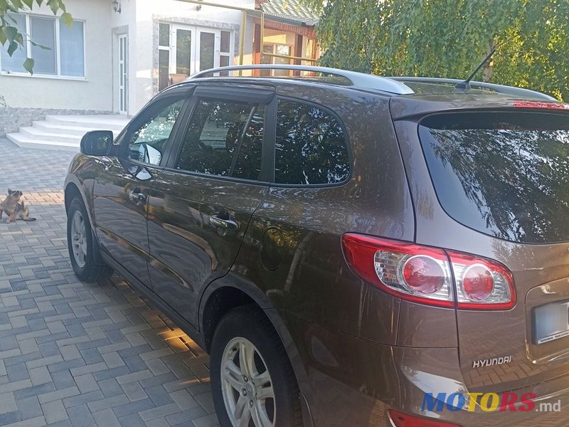 2010' Hyundai Santa Fe photo #5