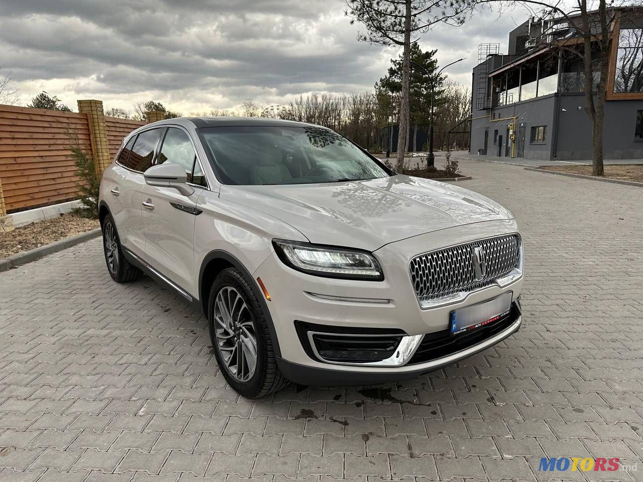 2019' Lincoln Nautilus photo #2