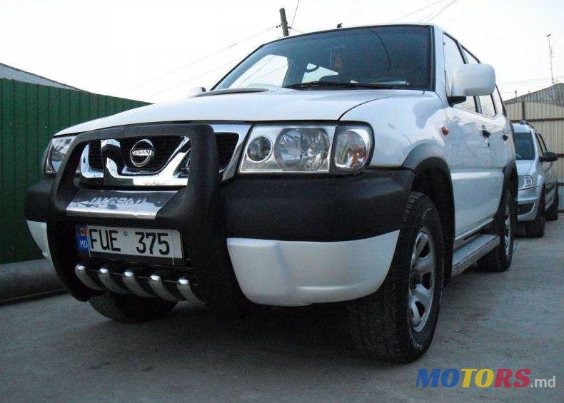 2005' Nissan Terrano photo #1