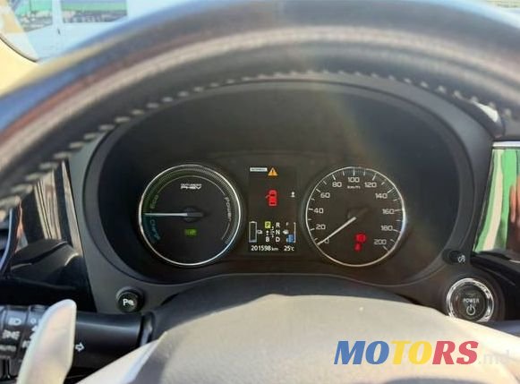 2014' Mitsubishi Outlander photo #3