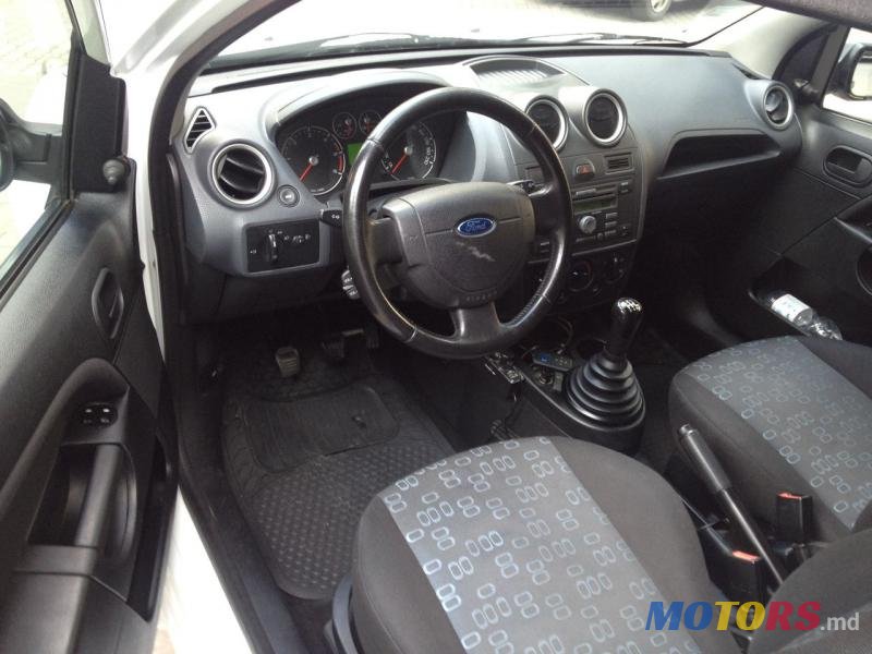 2007' Ford Fiesta photo #3