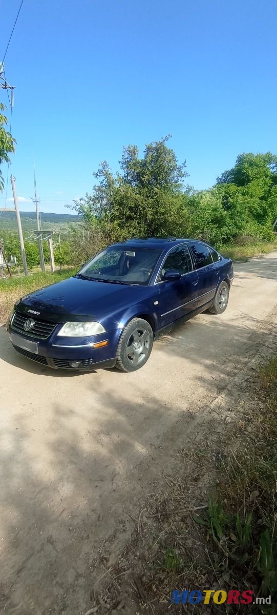 2001' Volkswagen Passat photo #1