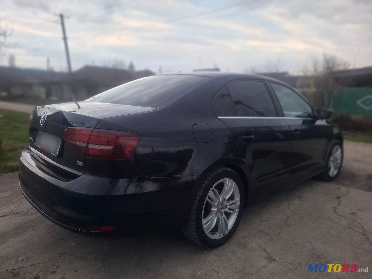 2016' Volkswagen Jetta photo #3