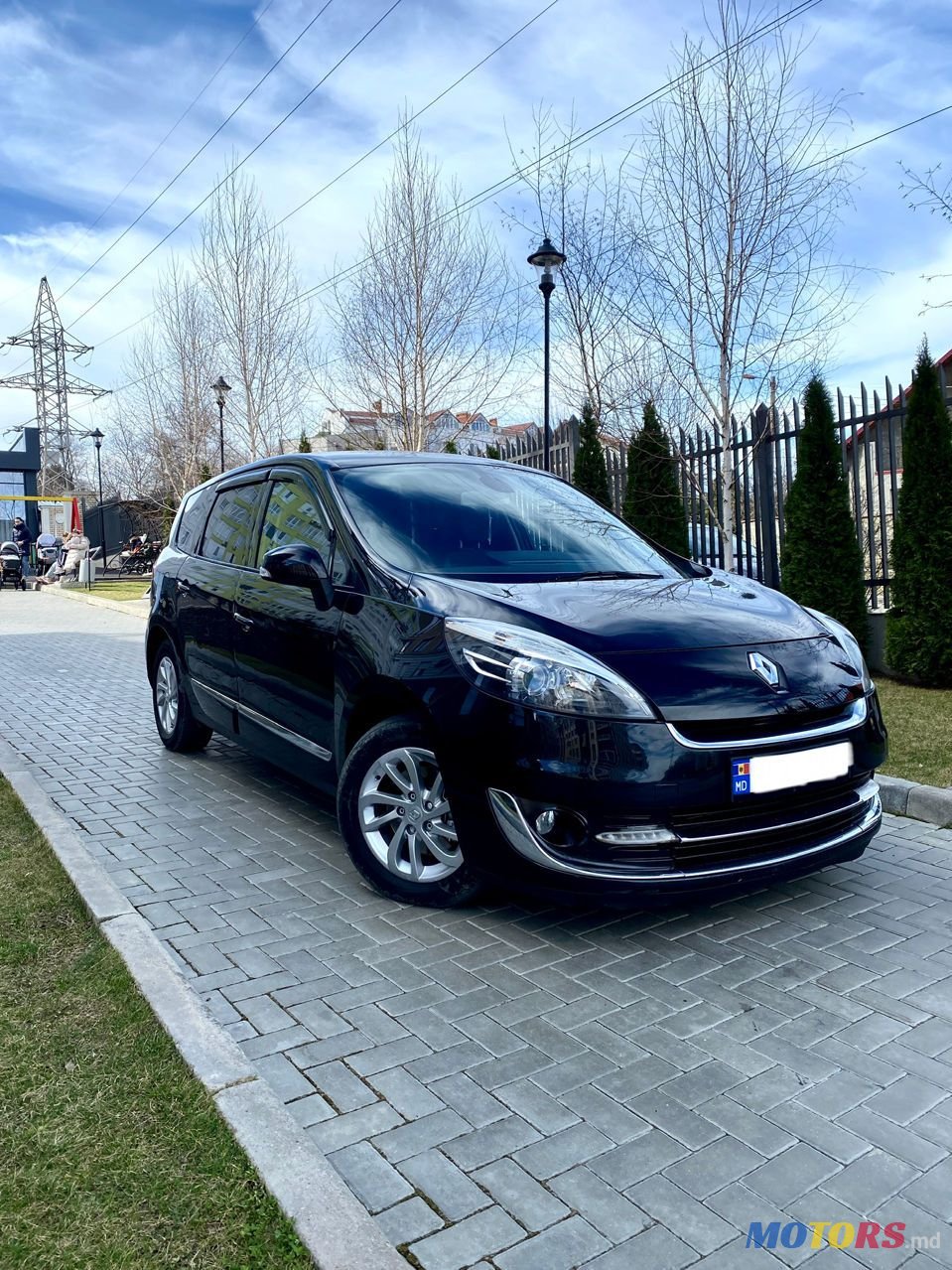 2013' Renault Grand Scenic photo #1