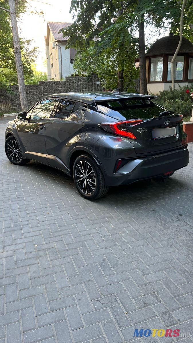 2017' Toyota C-HR photo #6