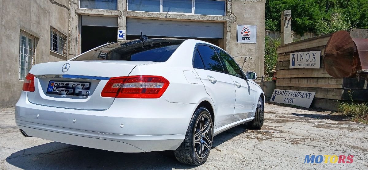 2011' Mercedes-Benz E-Class photo #4