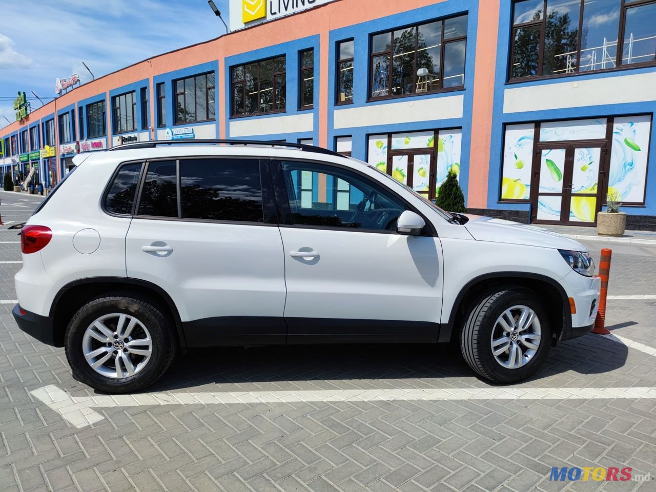 2016' Volkswagen Tiguan photo #3