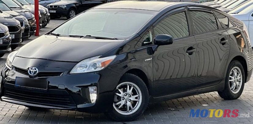 2012' Toyota Prius photo #4
