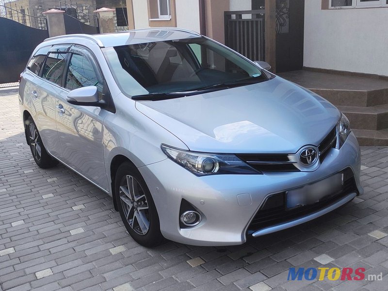 2014' Toyota Auris photo #1