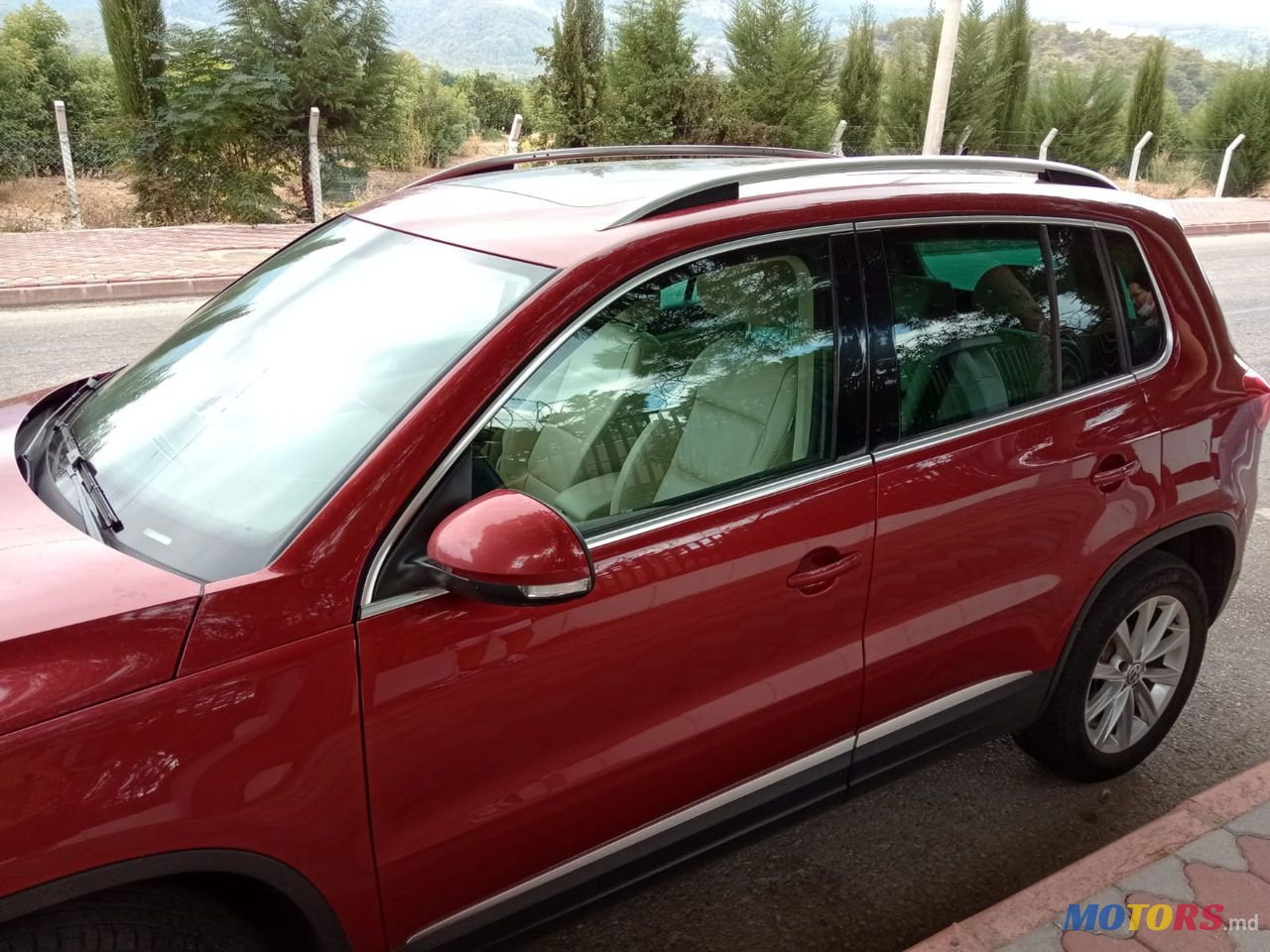 2014' Volkswagen Tiguan photo #2