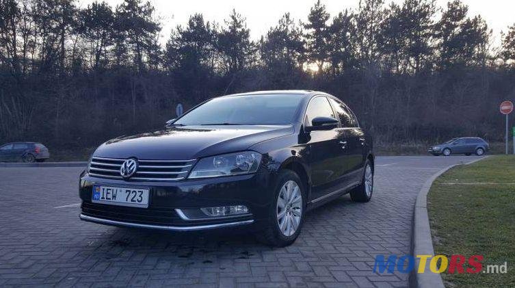 2011' Volkswagen Passat photo #1