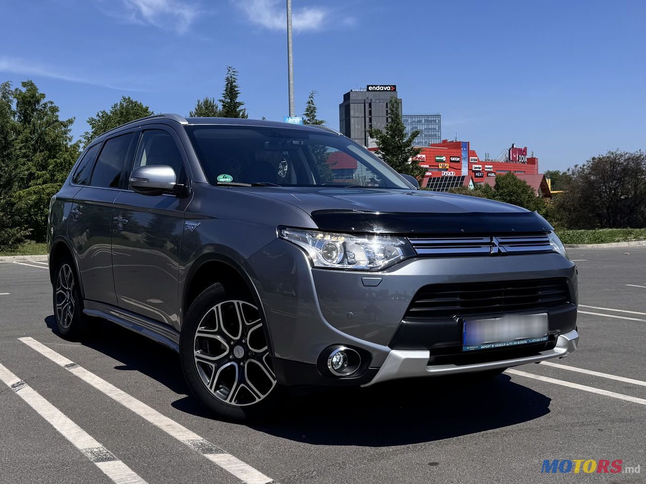 2015' Mitsubishi Outlander photo #2