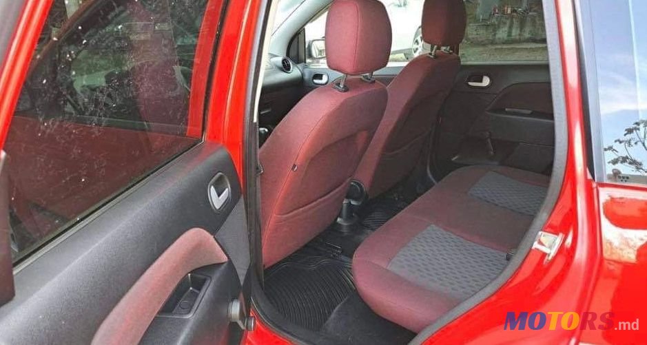 2005' Ford Fiesta photo #6