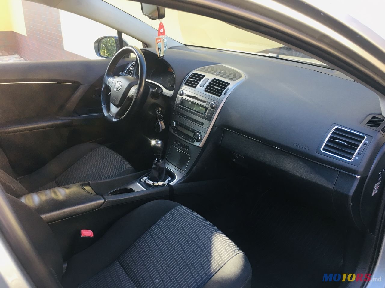 2010' Toyota Avensis photo #4