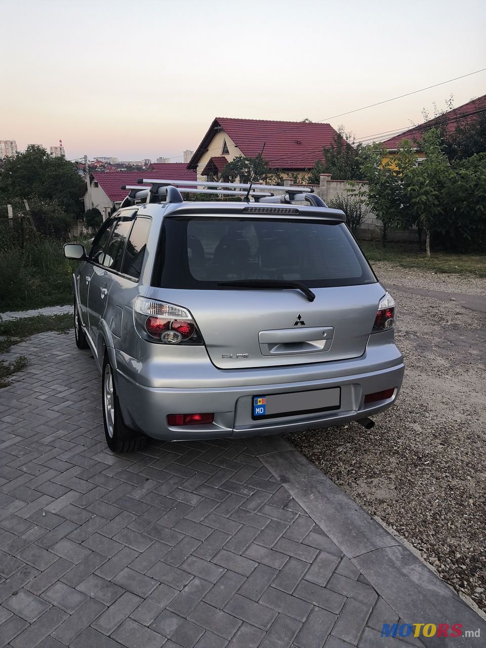 2008' Mitsubishi Outlander photo #3