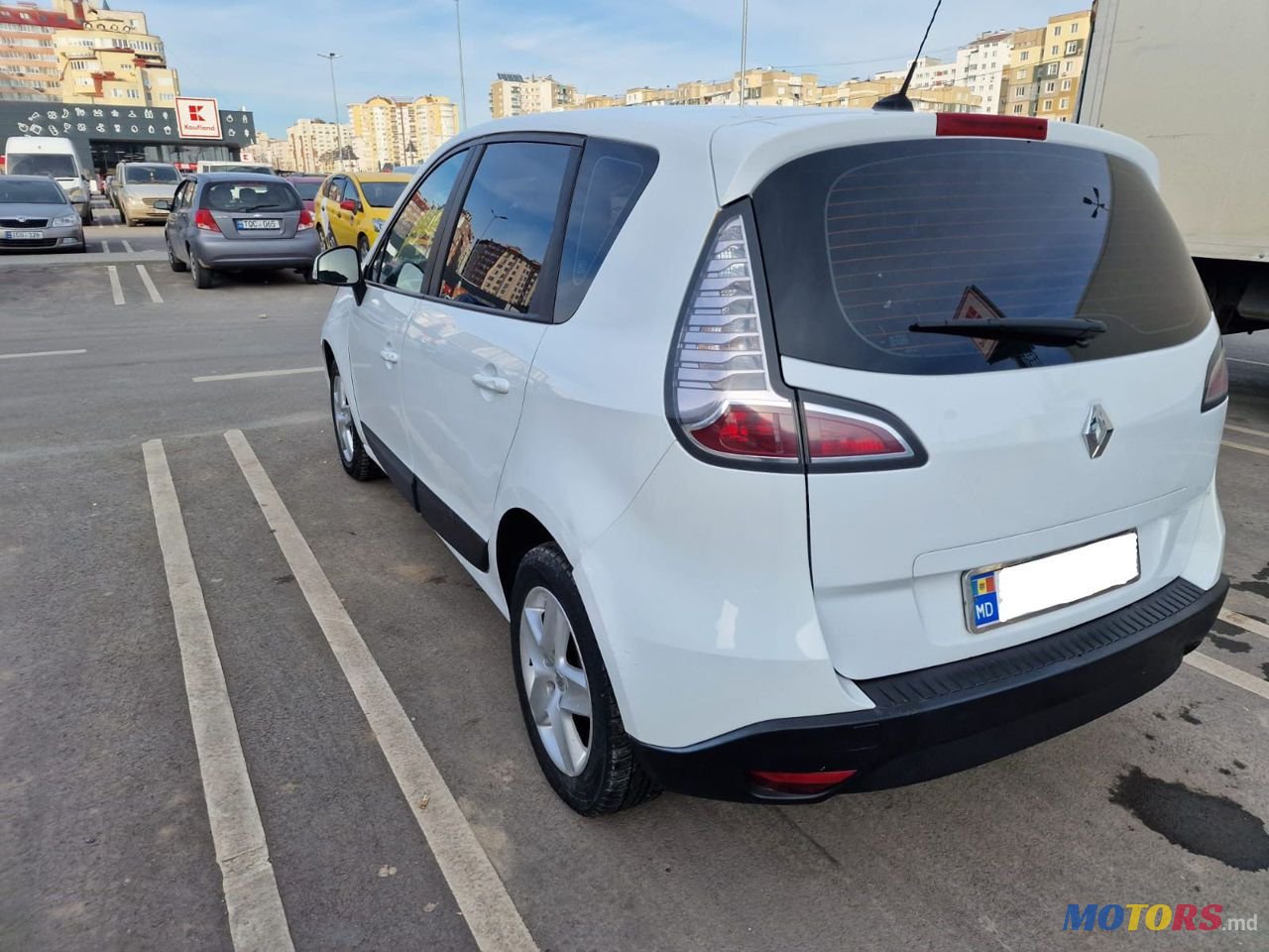 2012' Renault Scenic photo #3