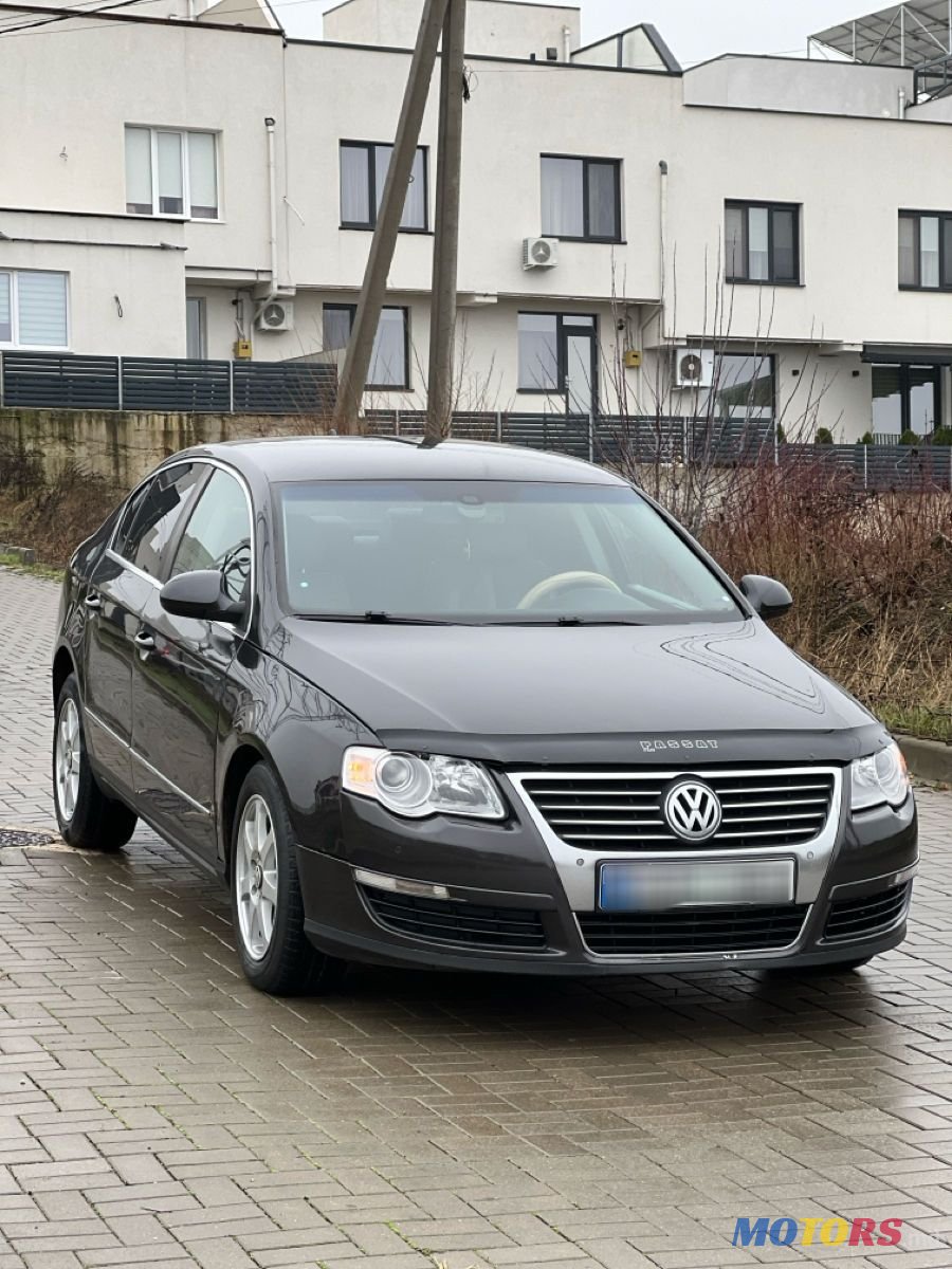 2008' Volkswagen Passat photo #1