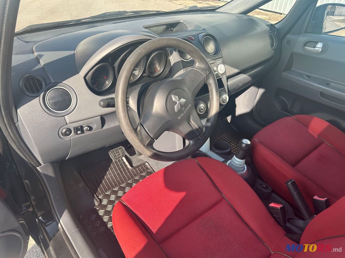 2007' Mitsubishi Colt photo #5