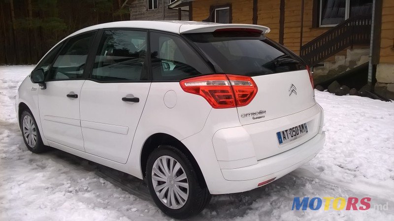 2010' Citroen C4 Picasso photo #5
