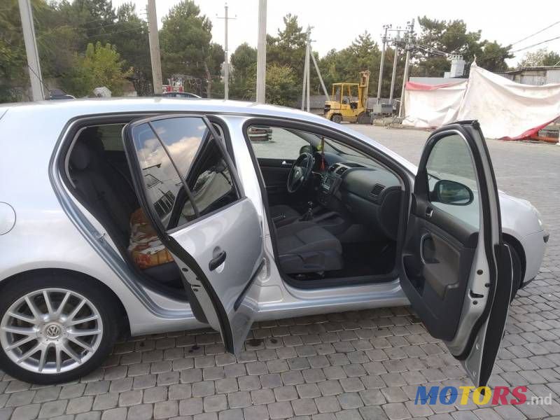 2008' Volkswagen Golf photo #6