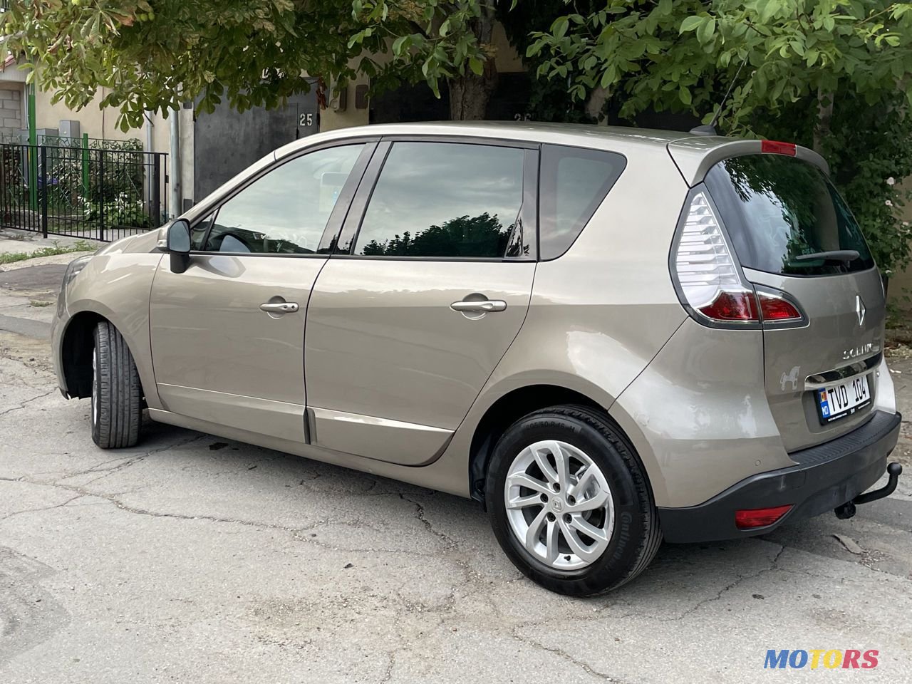 2012' Renault Scenic photo #4