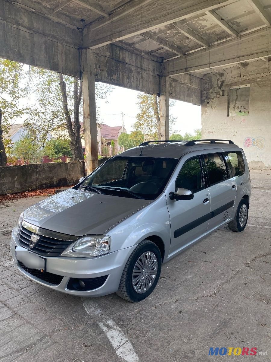 2009' Dacia Logan Mcv photo #2