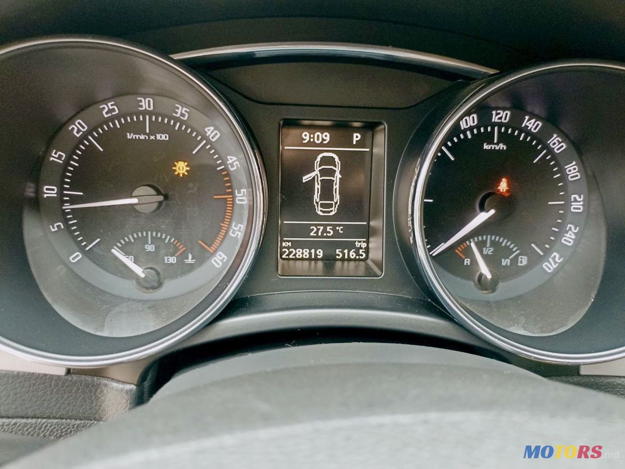 2013' Skoda Superb photo #5