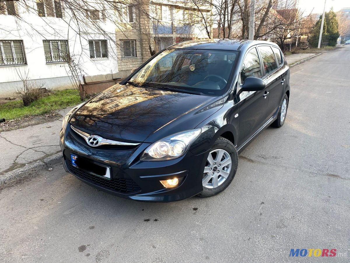 2011' Hyundai i30 photo #1