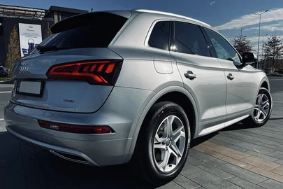 2019' Audi Q5 45 TFSI (2.0T) QUATTRO