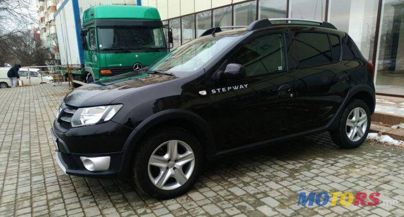 2013' Dacia Sandero photo #2