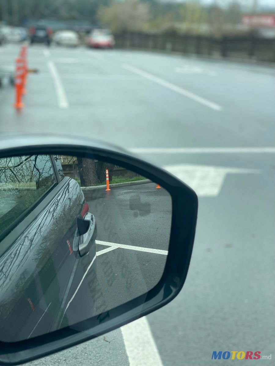 2016' Land Rover Discovery Sport photo #6