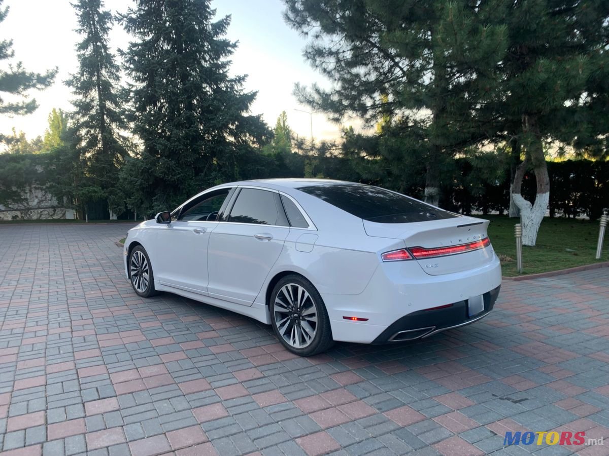 2017' Lincoln MKZ photo #2