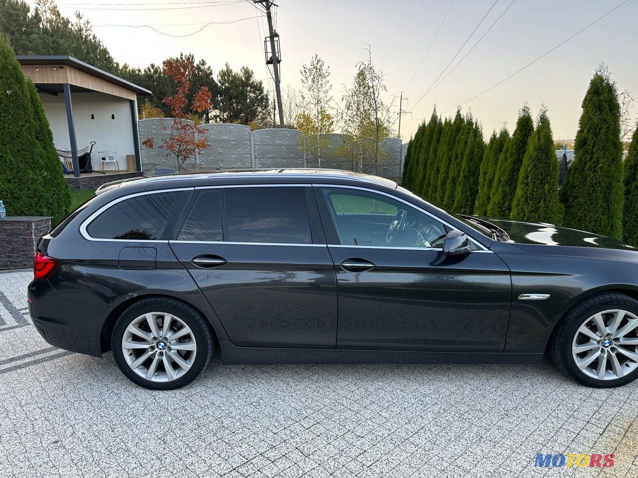 2010' BMW 5 Series photo #4