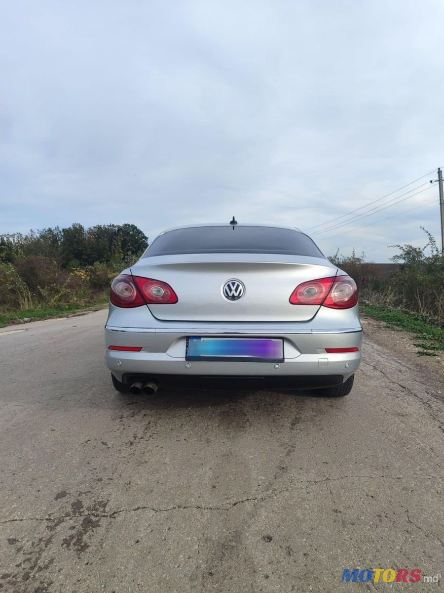 2009' Volkswagen Passat photo #4