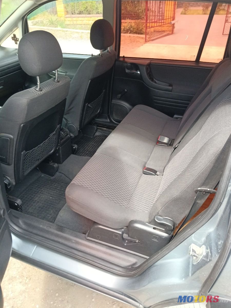 2004' Opel Zafira photo #4